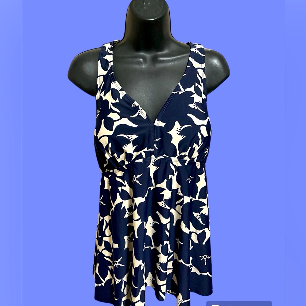 Navy and white floral tankini - Picture 2 of 8
